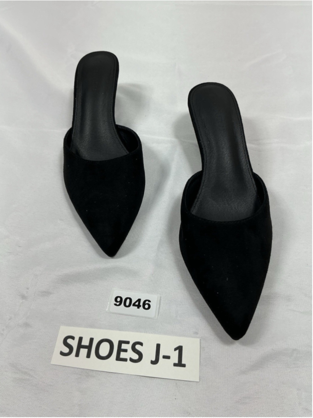 Womans Excellent Coutgo Slip On Mules 9 Black Pointed Toe Kitten Heel